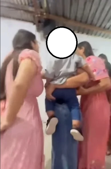 Culto vira confusão após amante de pastor aparecer com filho em igreja