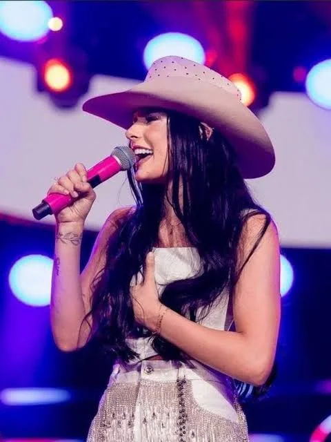 Ana Castela impressiona fãs após vídeos de louvor antes da fama