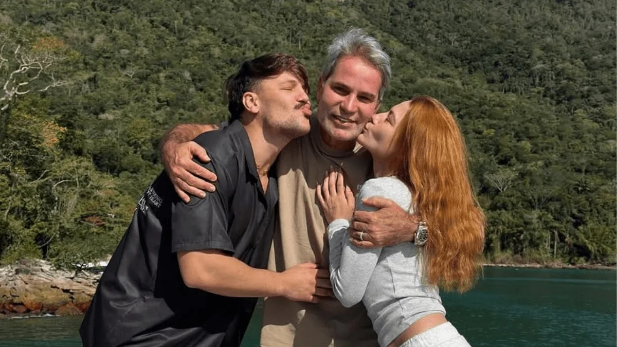 Márcio Poncio, empresário gospel e suplente de deputado, algemado e escoltado por policiais federais durante operação contra 