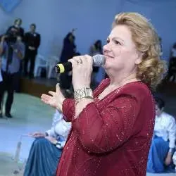 Débora Ivanov: o que aconteceu com a cantora gospel que sumiu dos palcos?