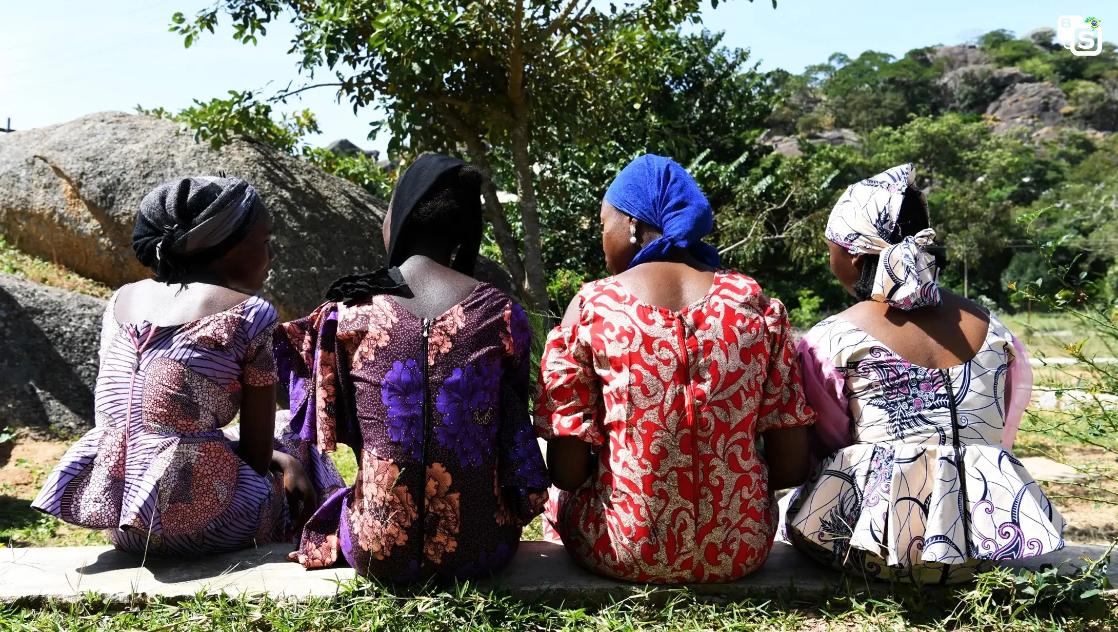 25 alunas sequestradas em ataque a escola na Nigéria