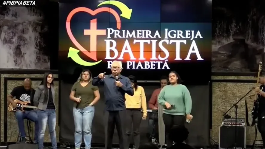 Pastor ataca nordestinos em culto e pede desculpas após repercussão