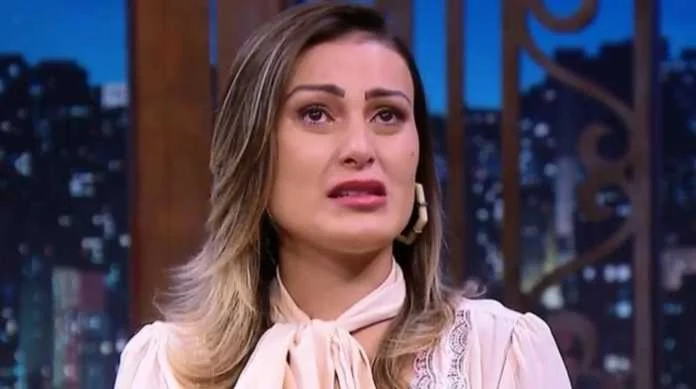 Vazamento expõe Andressa Urach em contradições em podcast