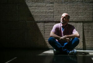Pastor evangélico assume ser gay e abandona família por namorado